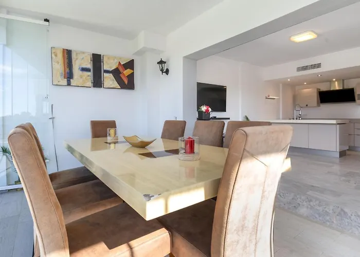 Unique Scandinavia アパート マルベーリャ